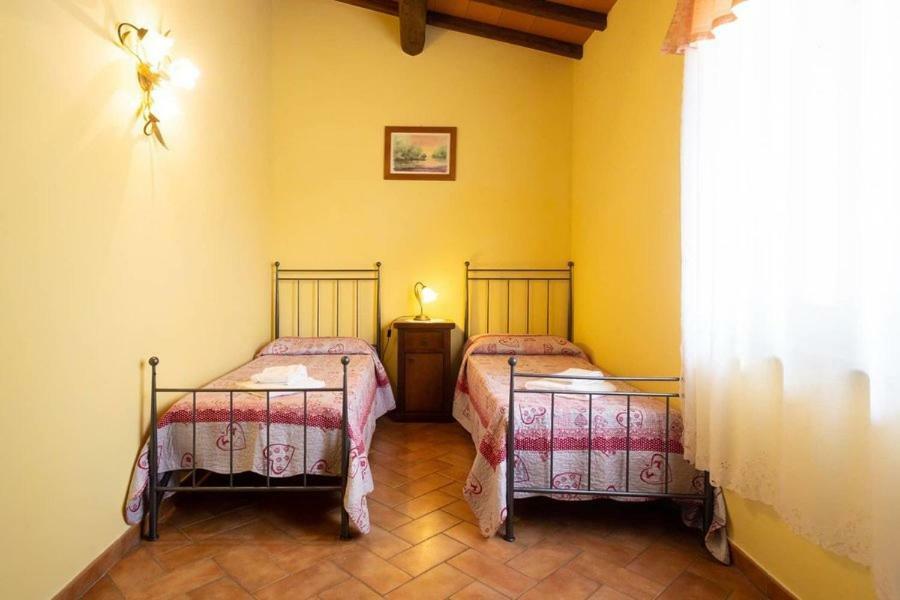 Agriturismo Casale Del Contadino Больсена Экстерьер фото